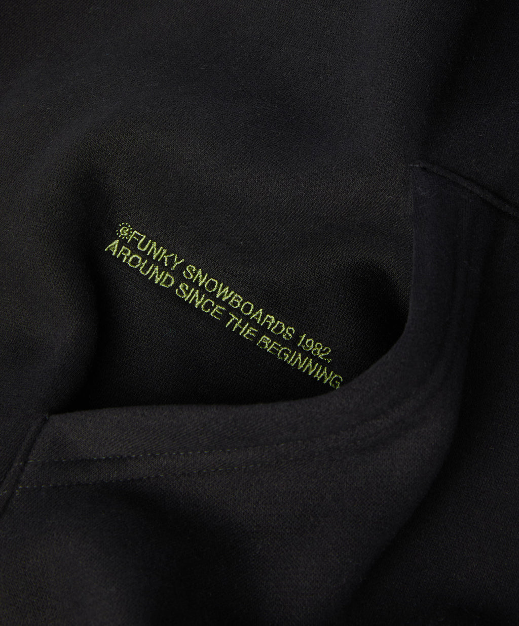 LOGO EMBROIDERY HOODIE BLACK